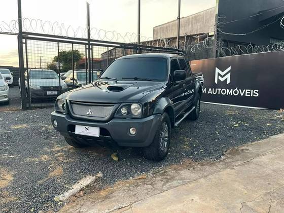 MITSUBISHI L200 OUTDOOR 2.5 HPE 4X4 CD 8V TURBO INTERCOOLER DIESEL 4P AUTOMÁTICO MITSUBISHI L200 OUTDOOR 2.5 HPE 4X4 CD 8V TURBO INTERCOOLER DIESEL 4P AUTOMÁTICO